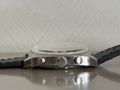 Revue-Chronograph mit Panda-Zifferblatt, Valjoux 23